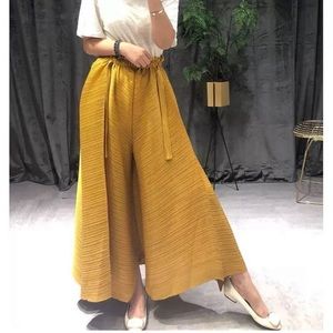 Comfortable Pleated Straight Pants / Loose fitting wide leg trousers
